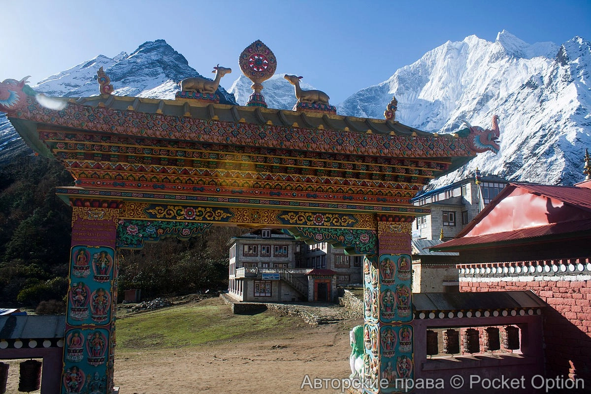 Tengboche_Monastery_Gate