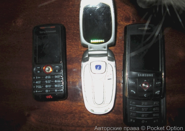 Помните еще эти старые телефоны.